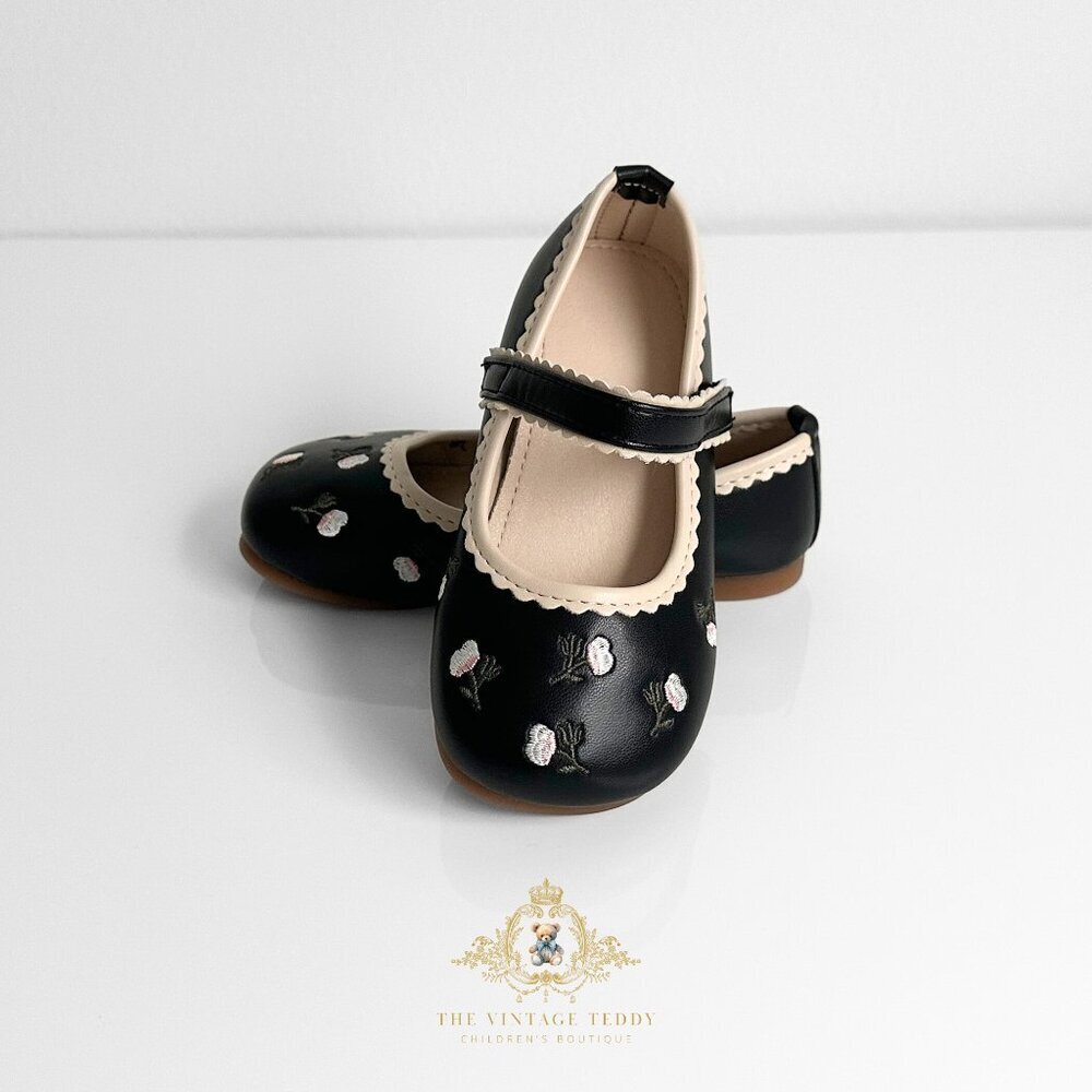 NWT Pretty Girls Mary Jane Flats Embroidered Cute Children's Shoes Black 3.5 - Picture 4 of 6